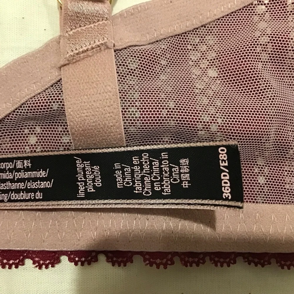 Victoria’s Secret lined plunge bra